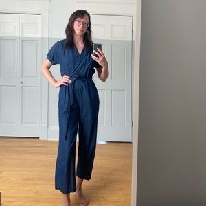 Wide leg cropped Denim jumpsuit with pockets!